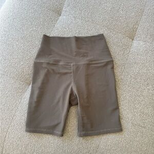 FIVE High Waisted Ribbed Biker Shorts Size Small Taupe Gray